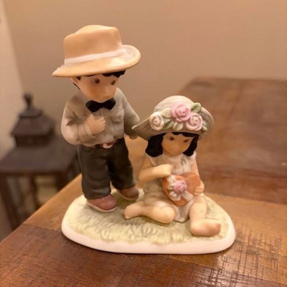 Kim Anderson Our Friendship Is Filled With The Sweetest Surprises Figurine